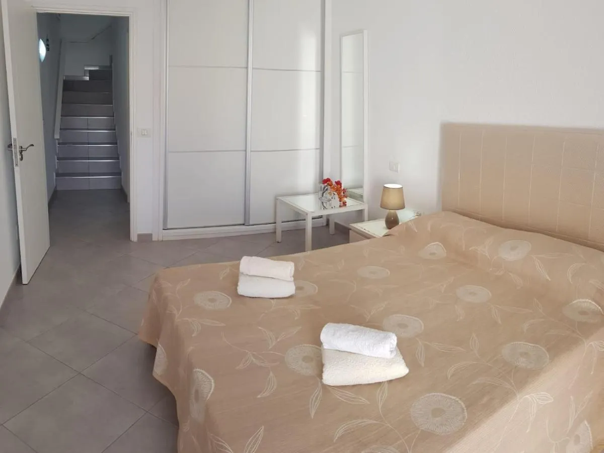 Apartment Club Atlantis Bungalow First Line Costa Adeje   Costa Adeje (Tenerife)